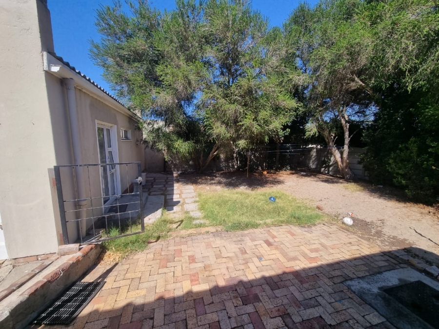 3 Bedroom Property for Sale in Oakdale Western Cape